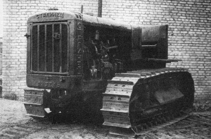 Artyleryjski ciągnik gąsienicowy S-65 "Staliniec".